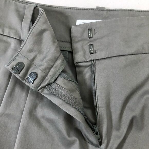 Trina Turk Womens Bermuda Shorts Pleated Front Grey Size 8 - Picture 6 of 9